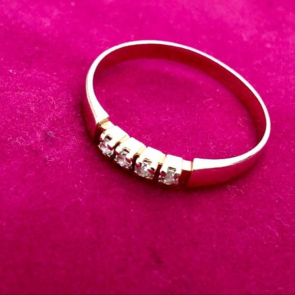 Jewelry - 14k gold ring